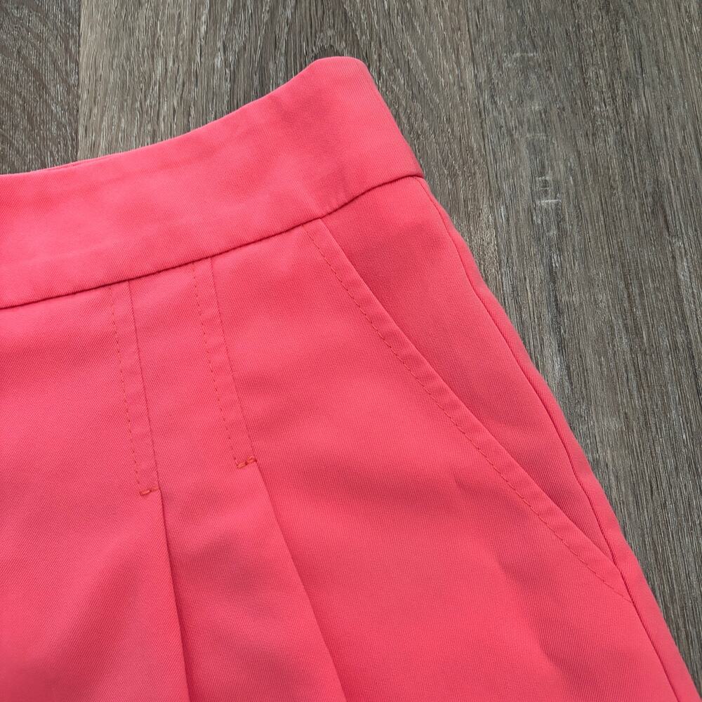 Trina Turk Pleated Shorts in Pink - Size: 6 - Picture 7 of 8